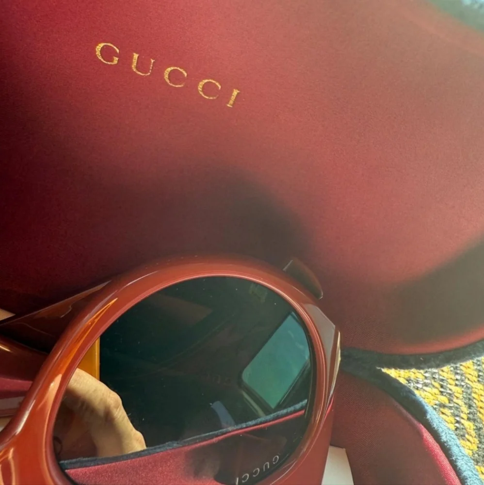 Gucci GG1544S 002 Burgundy Brown Unisex Oval Sunglasses GG 1544S NEW